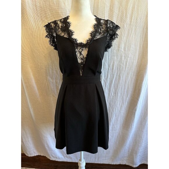 BCBGeneration Lace Sweetheart Black Fit & Flare Dress Pleated Women Size 2 Lined - Picture 1 of 10